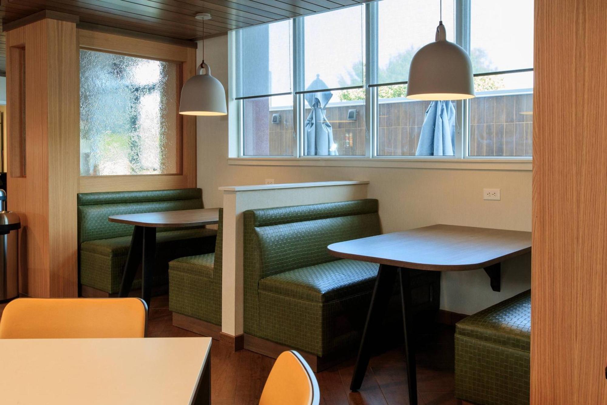 Fairfield Inn & Suites By Marriott Philadelphia Valley Forge/Great Valley Berwyn Zewnętrze zdjęcie