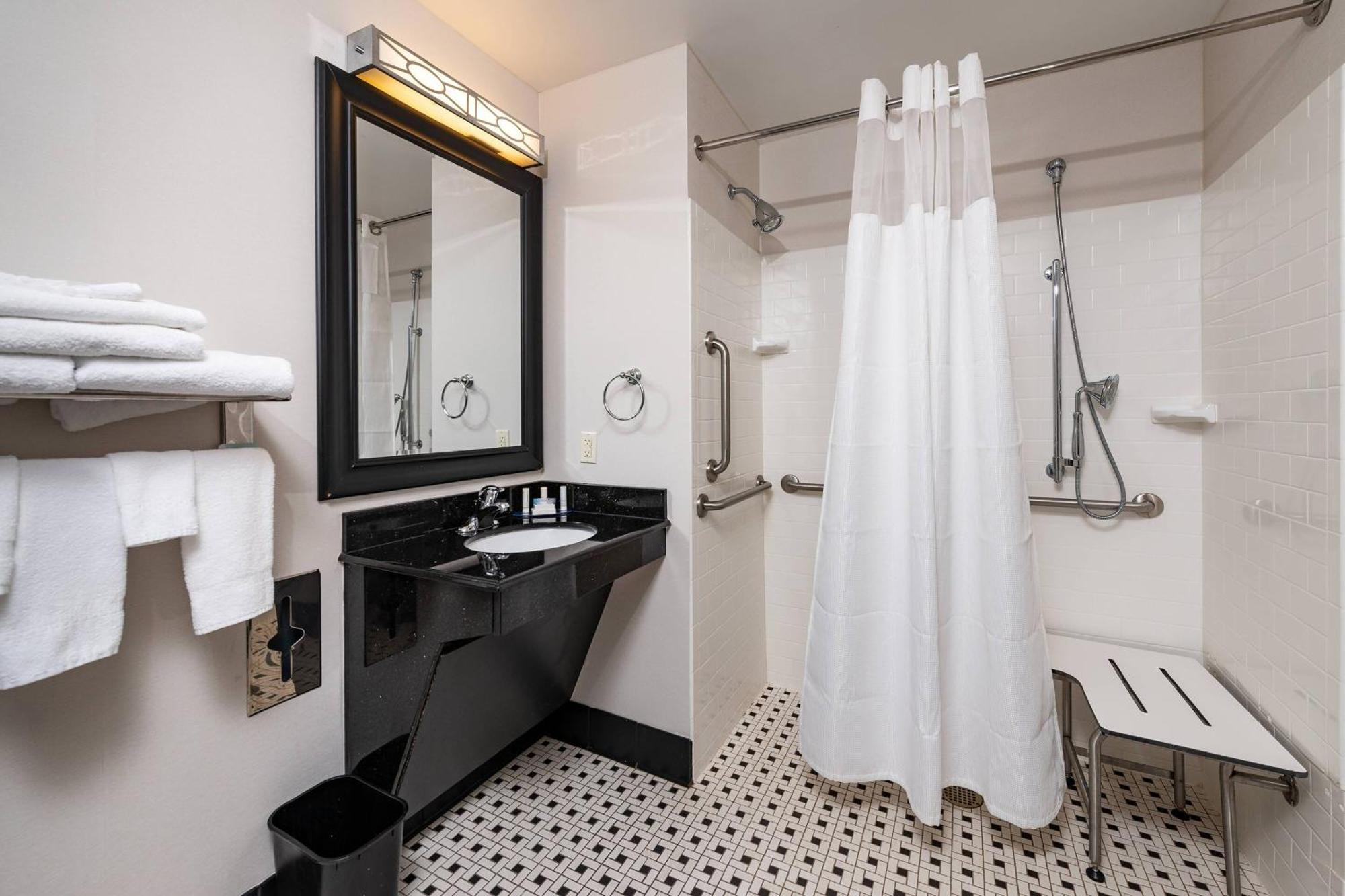 Fairfield Inn & Suites By Marriott Philadelphia Valley Forge/Great Valley Berwyn Zewnętrze zdjęcie